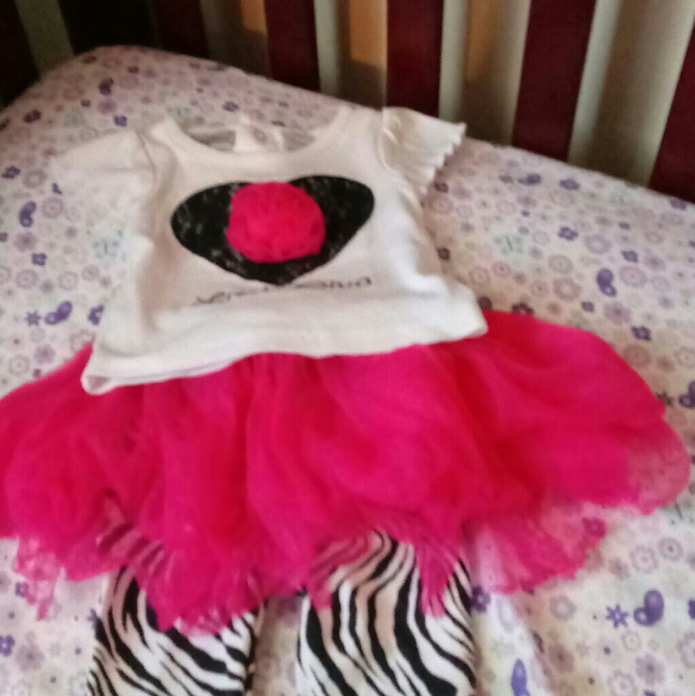Gently used baby girl 6 month lil diva outfit